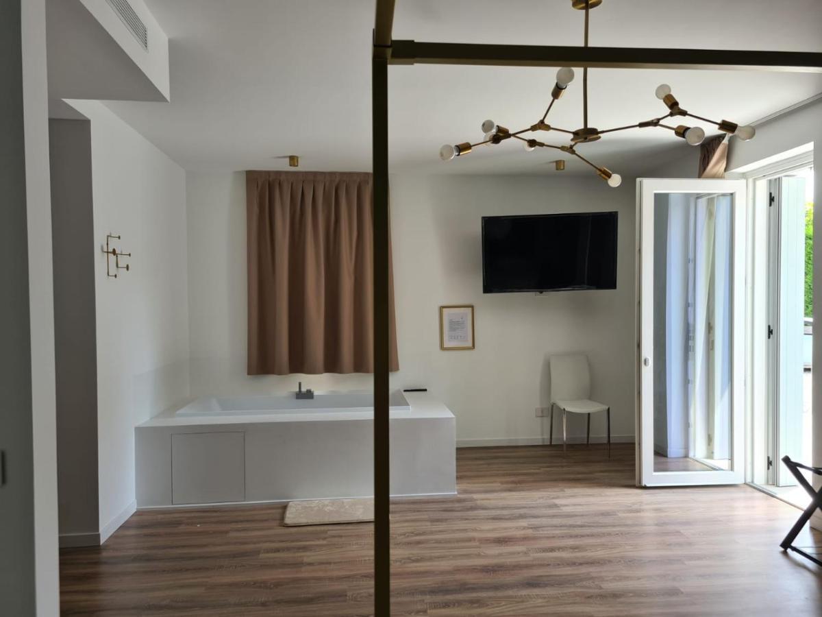 Residence Le Aromatiche Cavaion Veronese Eksteriør bilde